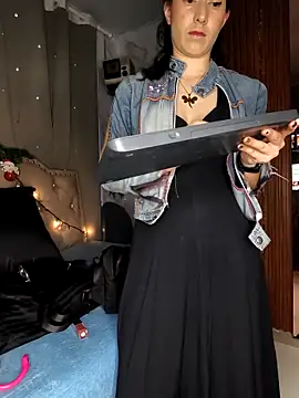 eva delight  online show from 12-16-25, 11:15