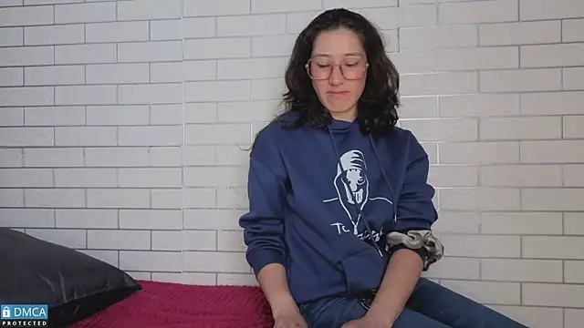 eva delight  online show from 04-08-26, 12:05