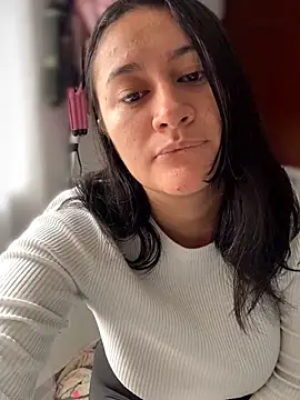 Snapshot of _Nalaa chatting on 11-10-25, 07:46 Nalaa online show from 11-10-25, 07:46