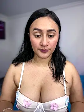 Snapshot of _Nalaa chatting on 11-13-25, 12:15 Nalaa online show from 11-13-25, 12:15