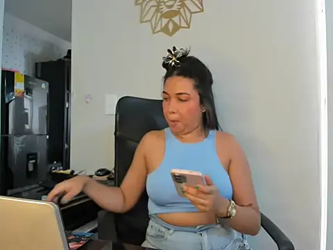 AliceSmity  online show from 04-25-26, 07:11