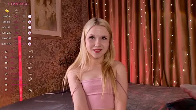 Snapshot of VivieSunn chatting on 03-04-26, 04:13 VivieSunn online show from 03-04-26, 04:13