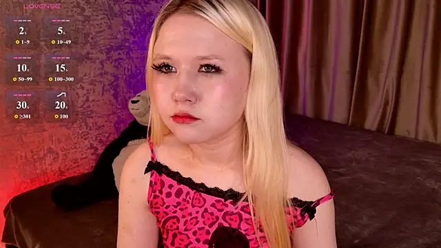 VivieSunn online show from 06-13-26, 03:43