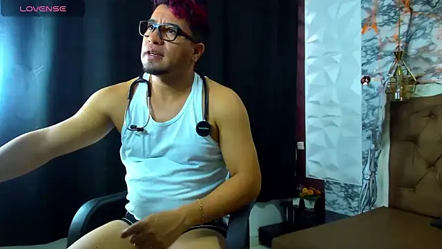 Snapshot of Steven_Thosom chatting on 10-28-25, 10:12 Steven Thosom online show from 10-28-25, 10:12