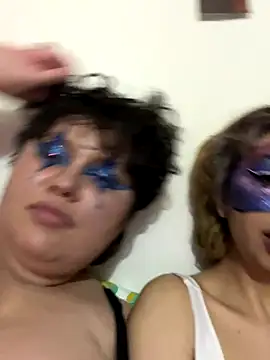 Snapshot of Ellie_Raven chatting on 10-31-25, 11:00 Ellie Raven online show from 10-31-25, 11:00