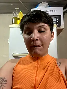 Snapshot of leti302 chatting on 11-05-25, 07:30 leti302 online show from 11-05-25, 07:30