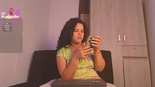 Kesha rosse  online show from 02-25-26, 05:17