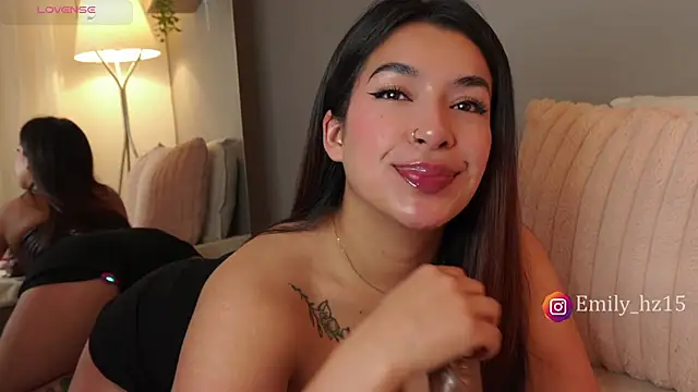 Snapshot of Missemily_11 chatting on 03-12-26, 09:59 Missemily 11 online show from 03-12-26, 09:59