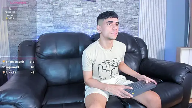 Snapshot of zack_joness18 chatting on 11-30-25, 05:33 zack joness18 online show from 11-30-25, 05:33