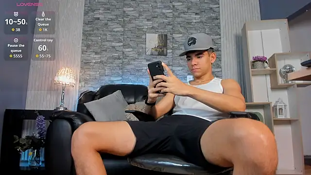zack joness18 online show from 07-31-26, 04:56