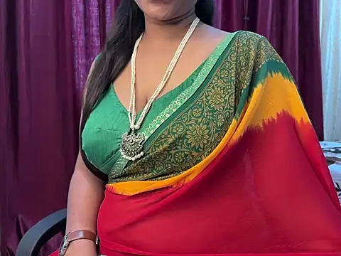 Snapshot of Ritika_janu chatting on 06-11-26, 05:27 Ritika janu online show from 06-11-26, 05:27