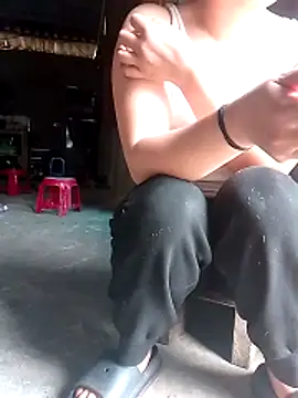 Phoena-a online show from 04-28-26, 03:44