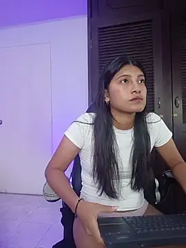 YeseniaRodriguez3 online show from 05-29-26, 12:36
