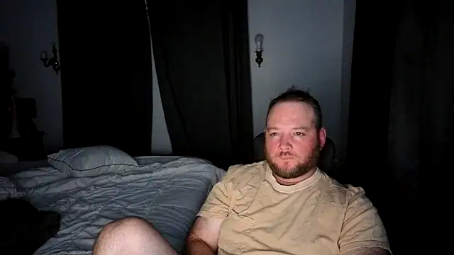 Snapshot of john_clarisa chatting on 12-17-25, 08:20 john clarisa online show from 12-17-25, 08:20