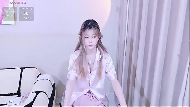 xiaoxi---n online show from 11-12-25, 09:42