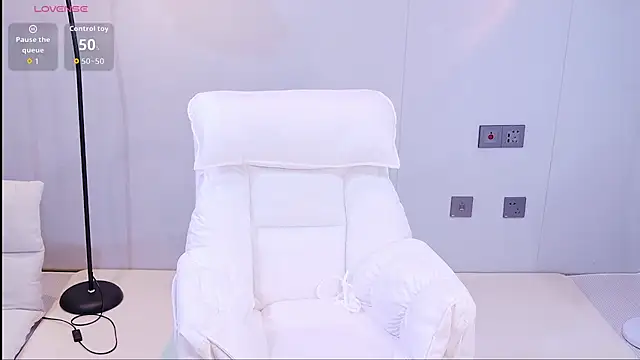 xiaoxi---n online show from 04-26-26, 02:15