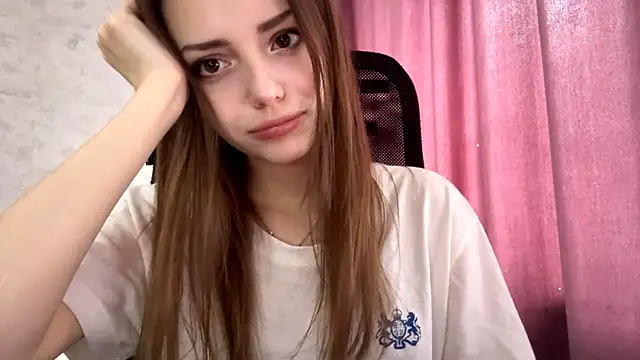 Snapshot of AliceStacy chatting on 10-26-25, 09:48 AliceStacy online show from 10-26-25, 09:48