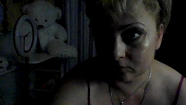 Snapshot of xHot_Amazonq chatting on 07-24-26, 01:53 xHot Amazonq online show from 07-24-26, 01:53