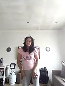 Snapshot of kash2103 chatting on 11-23-25, 09:20 kash2103 online show from 11-23-25, 09:20