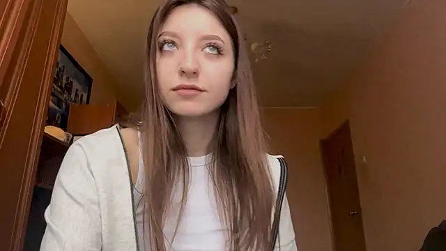 ClaudieZorzi online show from 11-03-25, 07:31