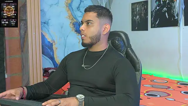 Tiler wolker online show from 11-25-25, 02:44