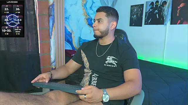 Tiler wolker online show from 11-30-25, 08:46