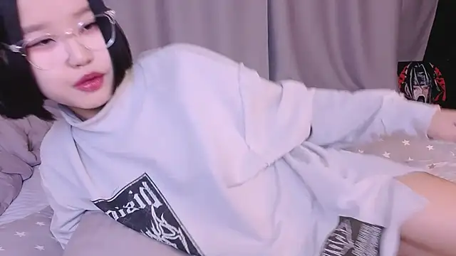 Snapshot of dreamSuaa chatting on 01-13-26, 09:47 dreamSuaa online show from 01-13-26, 09:47