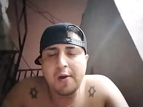 Snapshot of Mrandreuw chatting on 10-27-25, 05:00 Mrandreuw online show from 10-27-25, 05:00