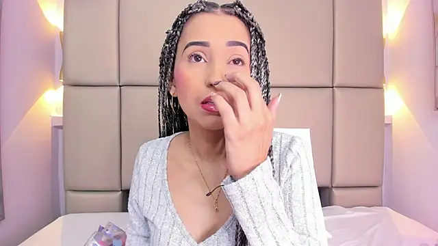 Snapshot of violett_rabbit_ chatting on 11-17-25, 12:11 violett rabbit online show from 11-17-25, 12:11