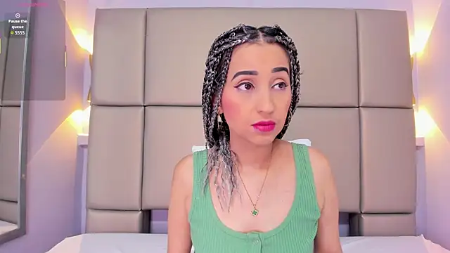 Snapshot of violett_rabbit_ chatting on 11-22-25, 12:26 violett rabbit online show from 11-22-25, 12:26