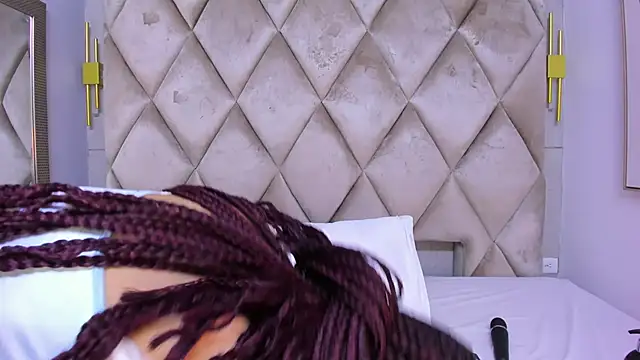 Snapshot of violett_rabbit_ chatting on 03-03-26, 08:15 violett rabbit online show from 03-03-26, 08:15