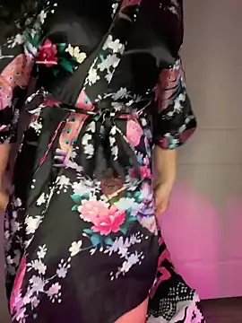 Snapshot of nikkiloveee chatting on 12-17-25, 07:14 nikkiloveee online show from 12-17-25, 07:14