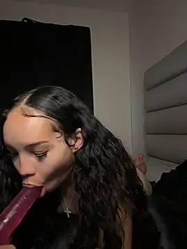 Snapshot of nikkiloveee chatting on 01-17-26, 12:37 nikkiloveee online show from 01-17-26, 12:37