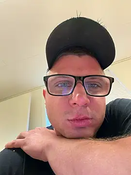 PolishBoy1995 online show from 11-05-25, 01:44