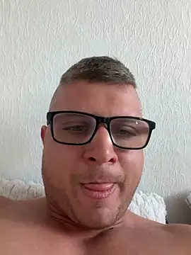 PolishBoy1995 online show from 05-11-26, 02:45