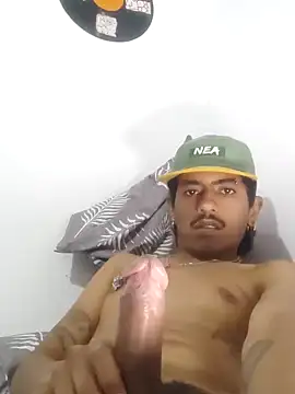 SkinniYamo online show from 10-30-25, 03:19