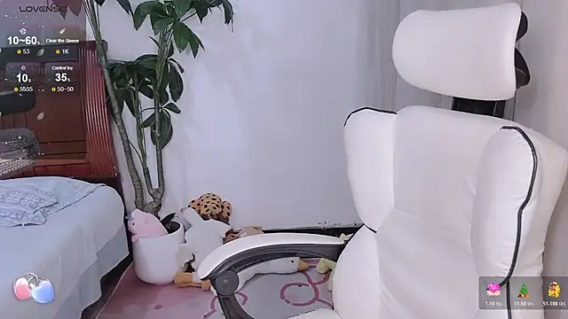 Snapshot of Tangt- chatting on 12-03-25, 02:41 Tangt- online show from 12-03-25, 02:41