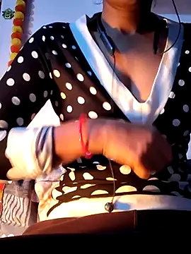 Snapshot of Hot-Rubyy chatting on 12-05-25, 02:42 Hot-Rubyy online show from 12-05-25, 02:42