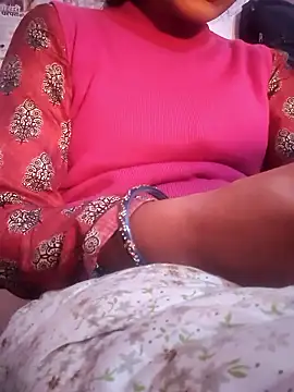 Snapshot of Hot-Rubyy chatting on 01-18-26, 04:44 Hot-Rubyy online show from 01-18-26, 04:44