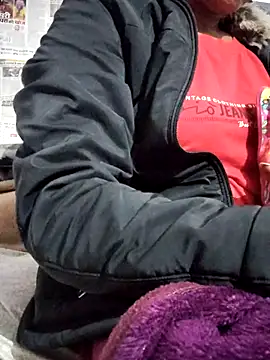 Snapshot of Hot-Rubyy chatting on 02-15-26, 04:36 Hot-Rubyy online show from 02-15-26, 04:36