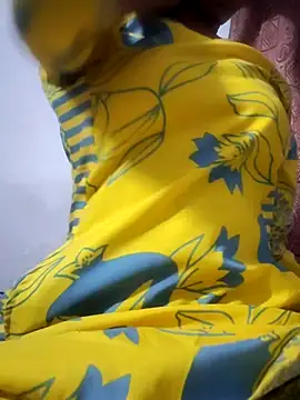 Snapshot of Hot-Rubyy chatting on 04-23-26, 01:13 Hot-Rubyy online show from 04-23-26, 01:13