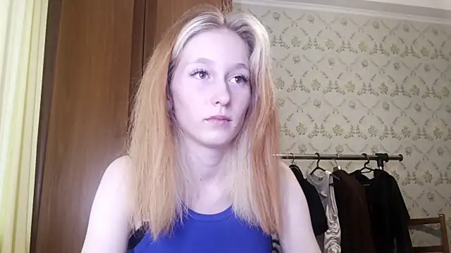 LisaKacitaa online show from 10-27-25, 12:31