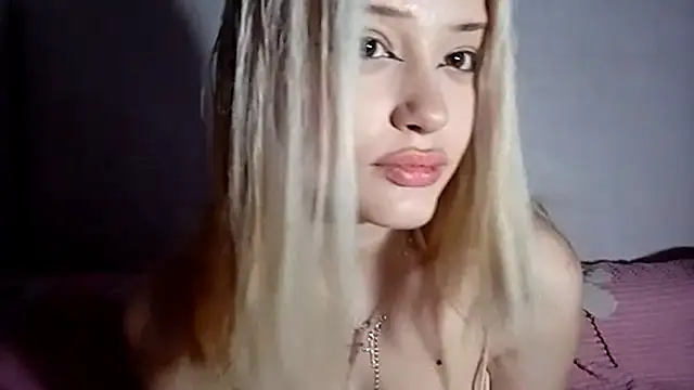 Snapshot of LiIyDreams chatting on 11-05-25, 12:16 LiIyDreams online show from 11-05-25, 12:16