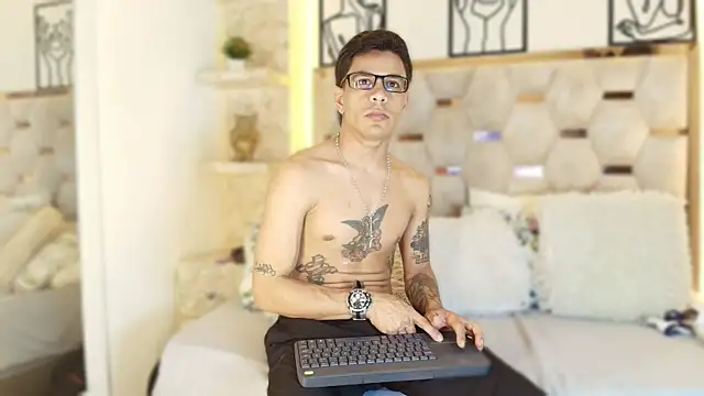 Andrew Haalls online show from 11-26-25, 08:32