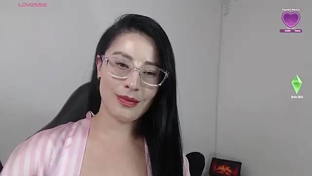 Snapshot of Emma_Hotkiss chatting on 05-04-26, 08:49 Emma Hotkiss online show from 05-04-26, 08:49