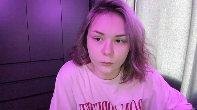 sophia lix online show from 12-18-25, 04:29