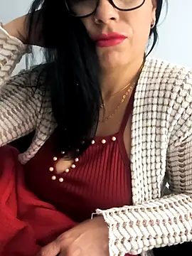 Snapshot of paularois chatting on 11-07-25, 02:11 paularois online show from 11-07-25, 02:11