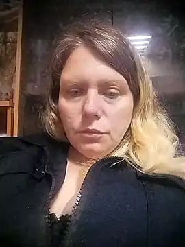 Lana-murr online show from 04-17-26, 09:51