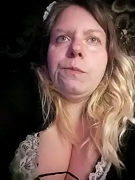 Lana-murr online show from 04-28-26, 04:23