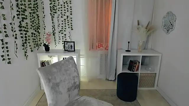 Snapshot of Evanessa_Johns chatting on 12-03-25, 10:35 Evanessa Johns online show from 12-03-25, 10:35